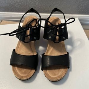 Comfy wedge sandals